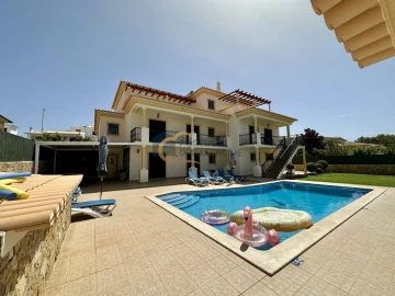 Moradia T8 para Venda em Albufeira e Olhos de Água