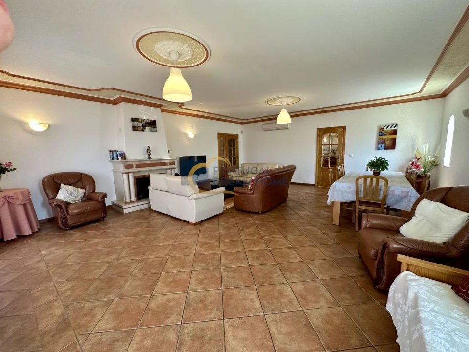 Moradia T8 para Venda em Albufeira e Olhos de Água Foto 11