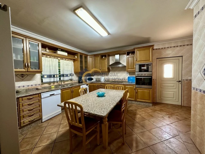 Moradia T8 para Venda em Albufeira e Olhos de Água Foto 10