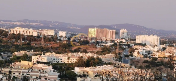 Moradia T4 para Venda em Albufeira e Olhos de Água