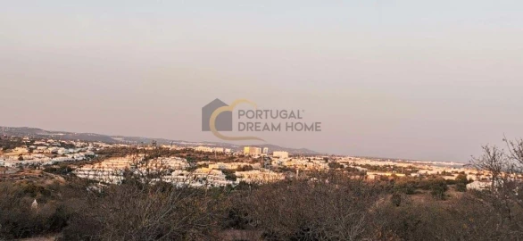 Moradia T4 para Venda em Albufeira e Olhos de Água