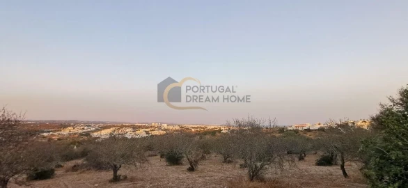 Moradia T4 para Venda em Albufeira e Olhos de Água