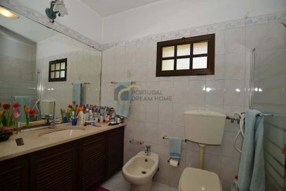 Moradia T4 para Venda em Albufeira e Olhos de Água