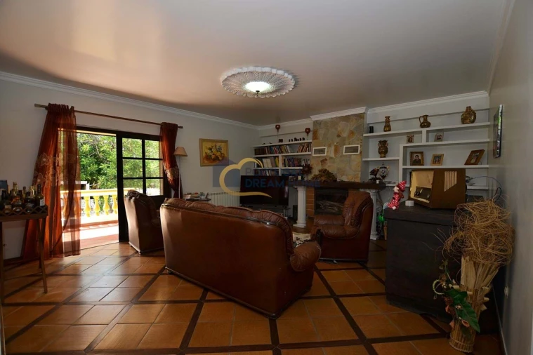 Moradia T4 para Venda em Albufeira e Olhos de Água Foto 6
