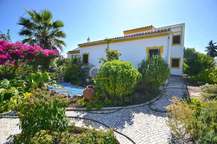 Moradia T4 para Venda em Albufeira e Olhos de Água Foto 2