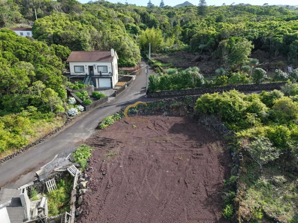 Terreno para Venda em Calheta de Nesquim Foto 7