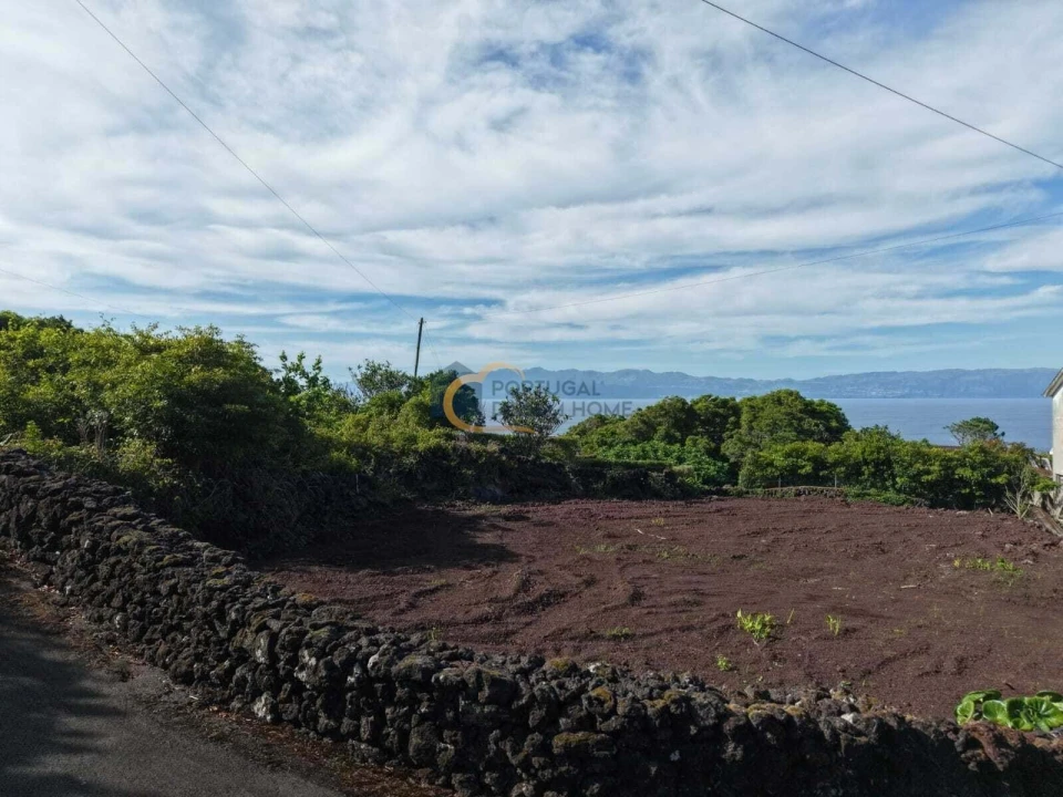 Terreno para Venda em Calheta de Nesquim Foto 4