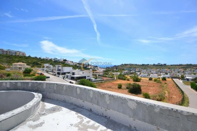 Moradia T4 para Venda em Albufeira e Olhos de Água
