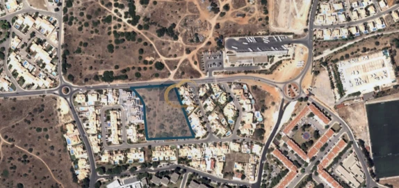 Terreno para Venda em Albufeira e Olhos de Água