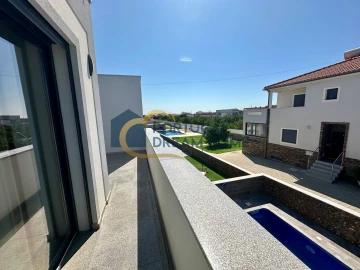 Moradia T3 para Venda em Albufeira e Olhos de Água