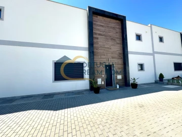 Moradia T3 para Venda em Albufeira e Olhos de Água