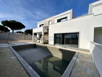 Moradia T3 para Venda em Albufeira e Olhos de Água