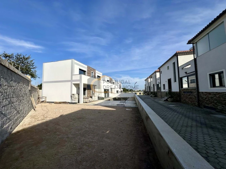 Moradia T3 para Venda em Albufeira e Olhos de Água Foto 2