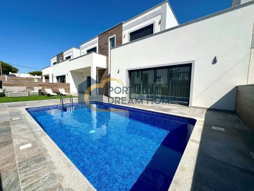 Moradia T3 para Venda em Albufeira e Olhos de Água