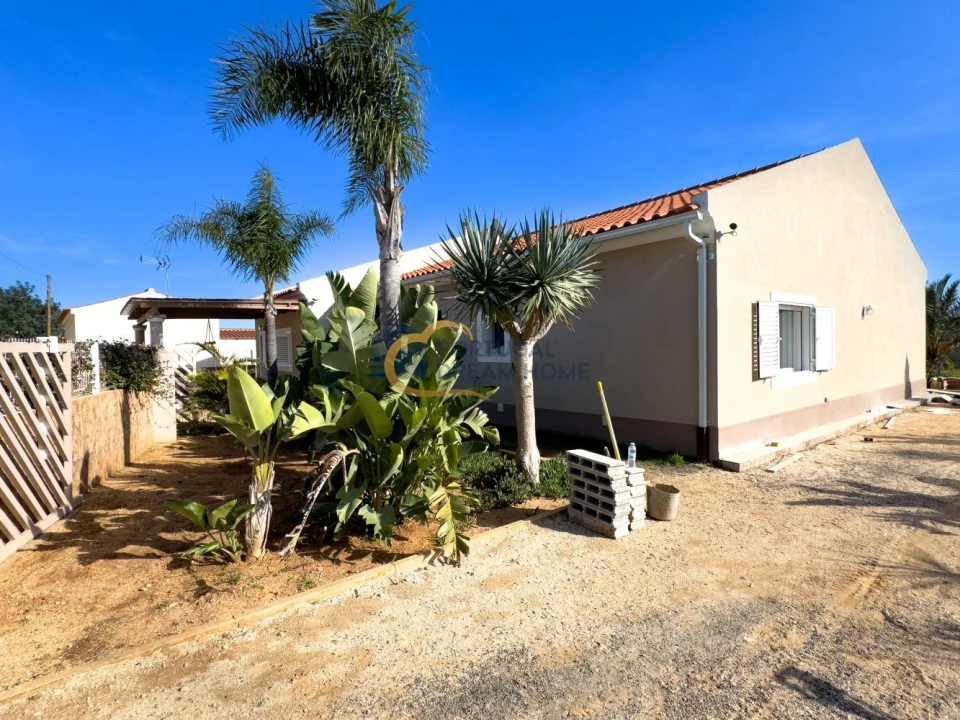 Moradia T4 para Venda em Silves Foto 1