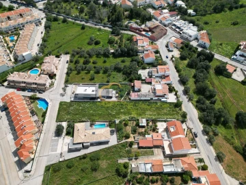 Terreno para Venda em Boliqueime