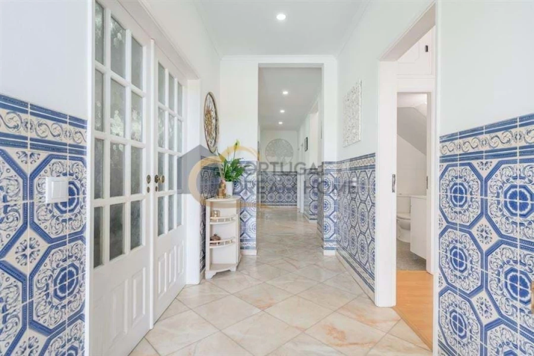 Moradia T5 para Venda em Quarteira Foto 13