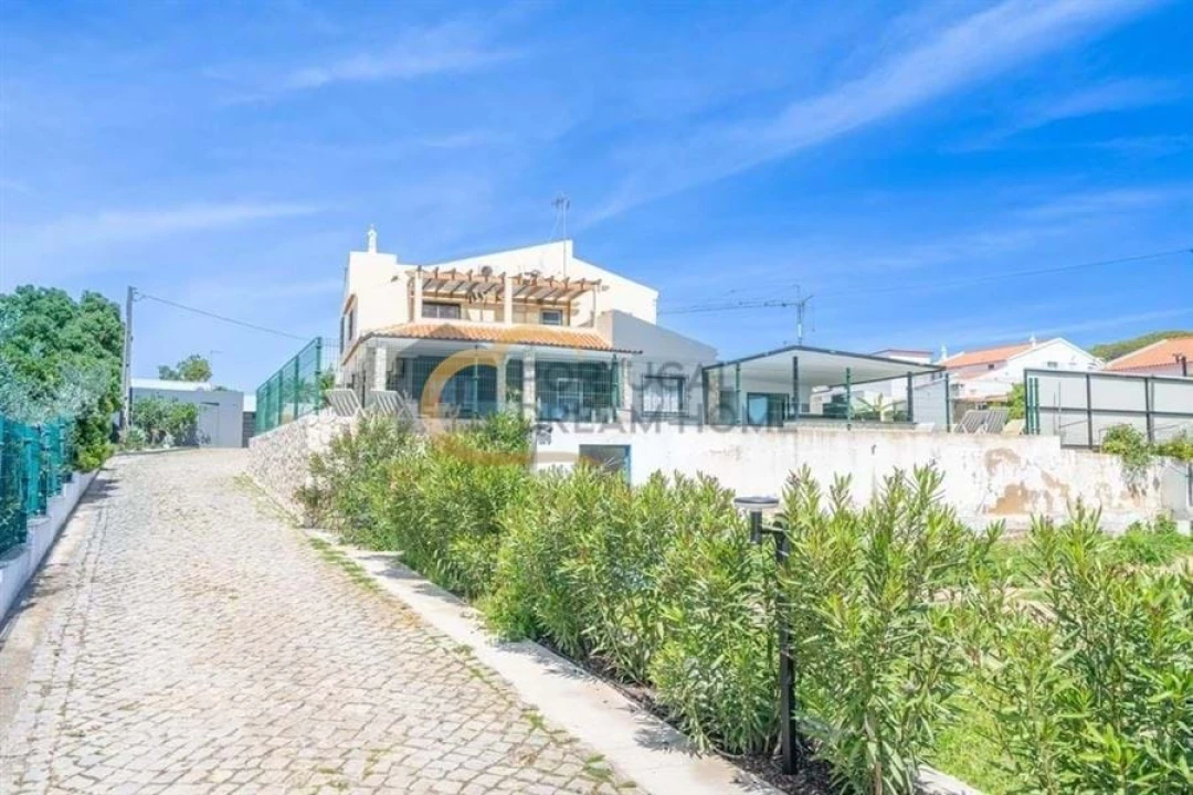 Moradia T5 para Venda em Quarteira Foto 19