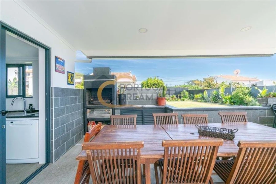 Moradia T5 para Venda em Quarteira Foto 10