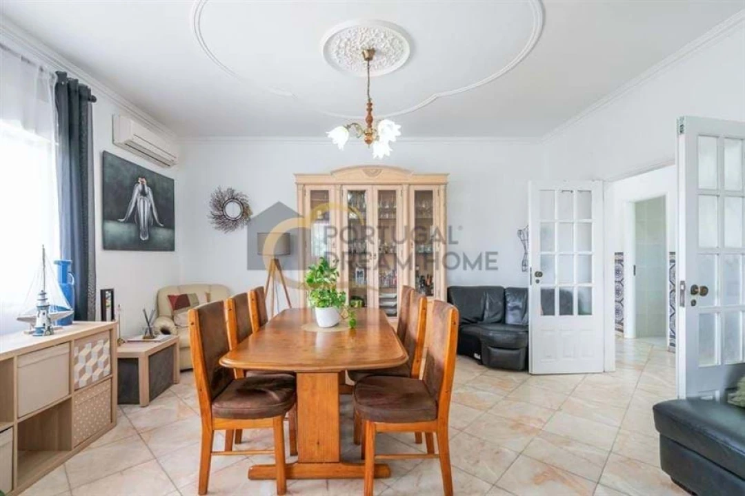 Moradia T5 para Venda em Quarteira Foto 60