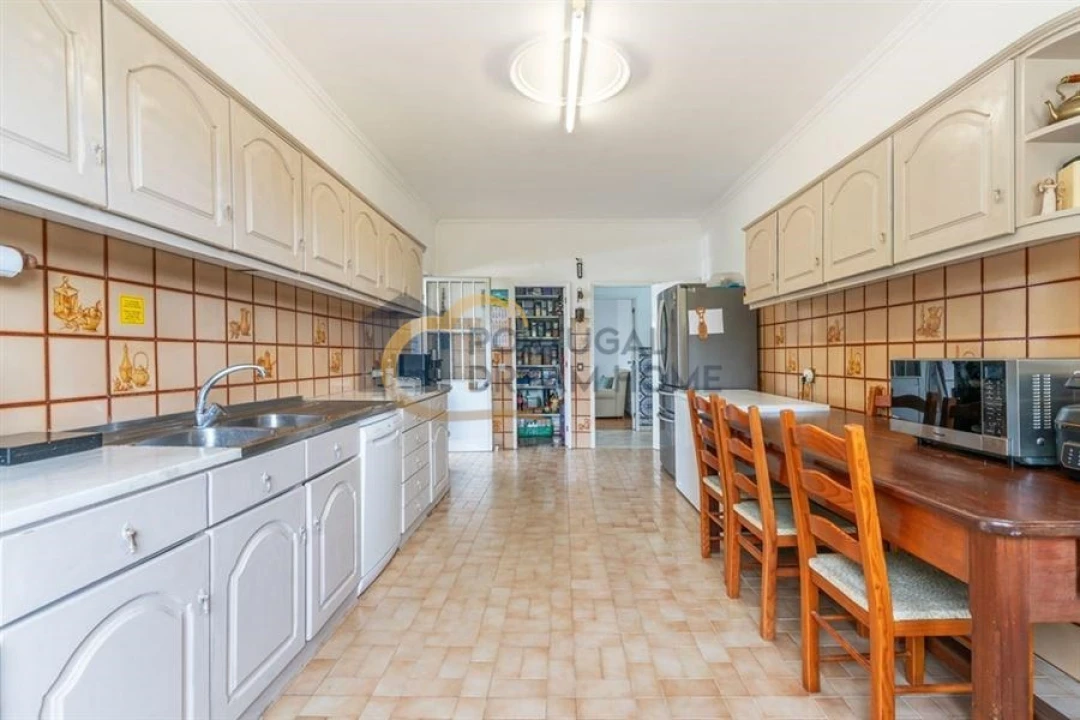 Moradia T5 para Venda em Quarteira Foto 46