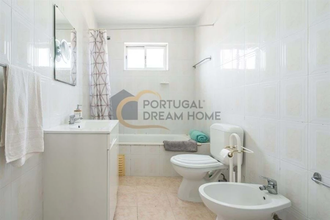 Moradia T5 para Venda em Quarteira Foto 21