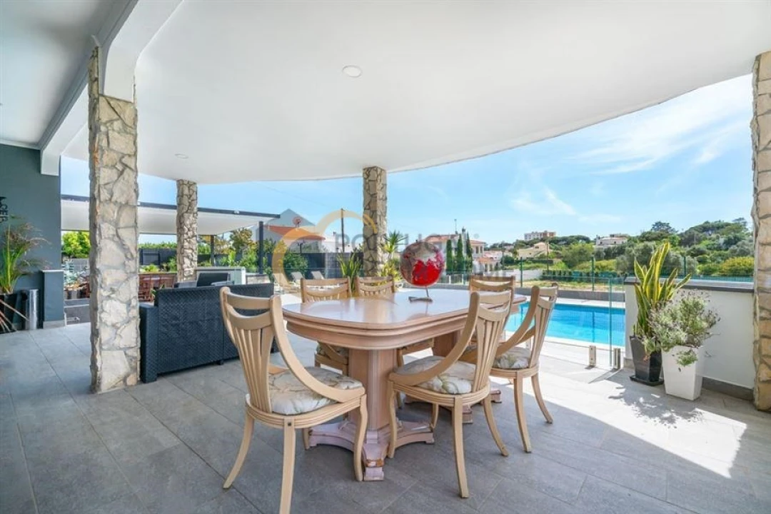 Moradia T5 para Venda em Quarteira Foto 7