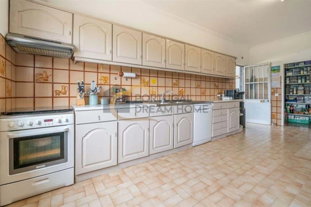 Moradia T5 para Venda em Quarteira Foto 45