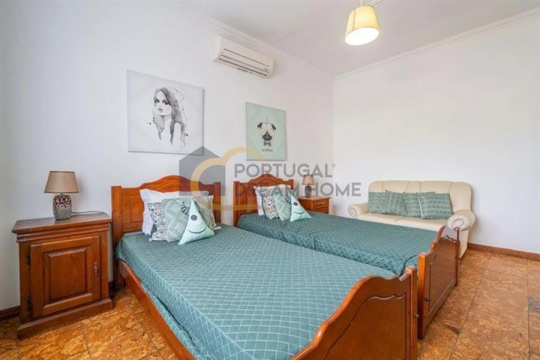 Moradia T5 para Venda em Quarteira Foto 50