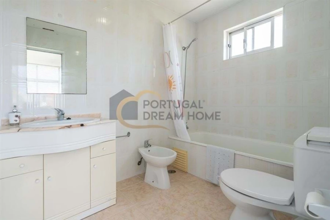 Moradia T5 para Venda em Quarteira Foto 29