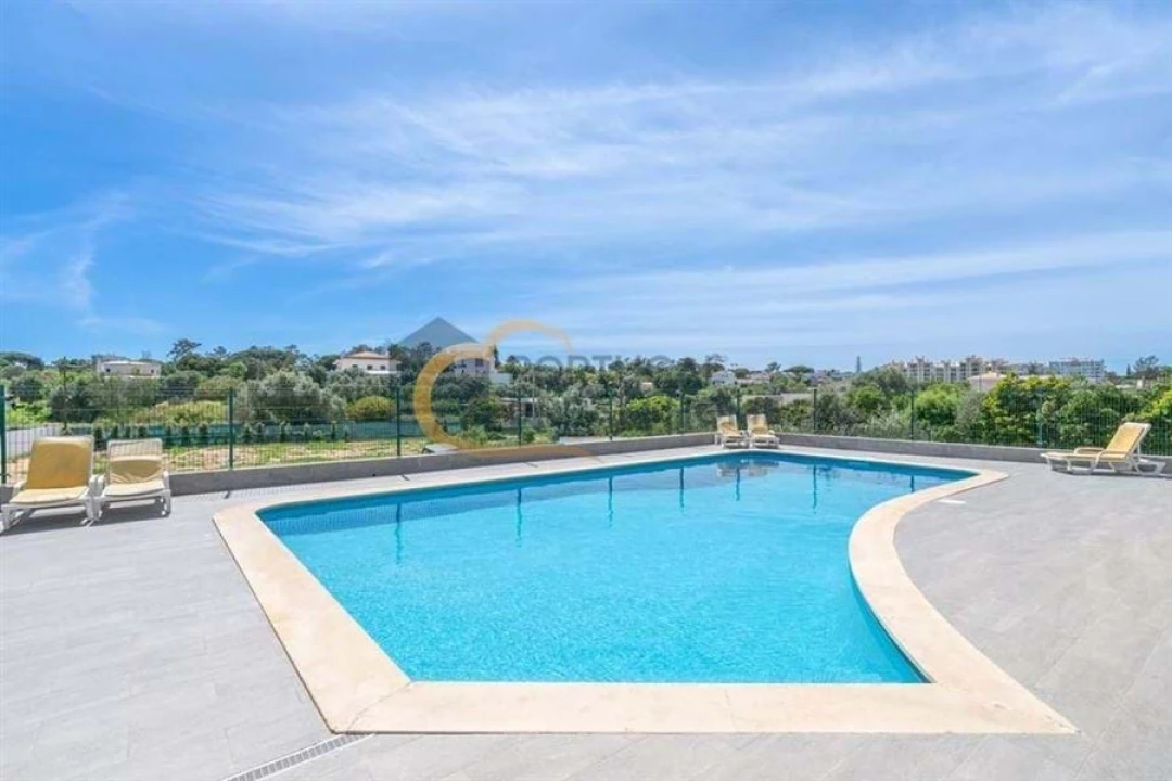 Moradia T5 para Venda em Quarteira Foto 3