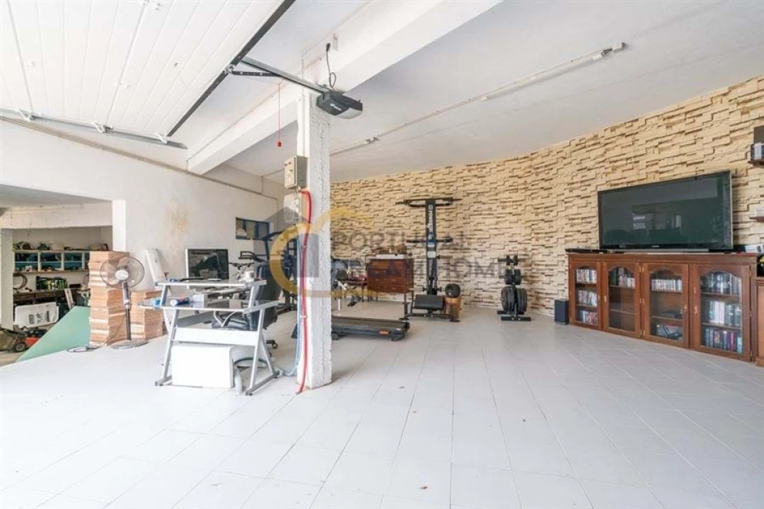 Moradia T5 para Venda em Quarteira Foto 20