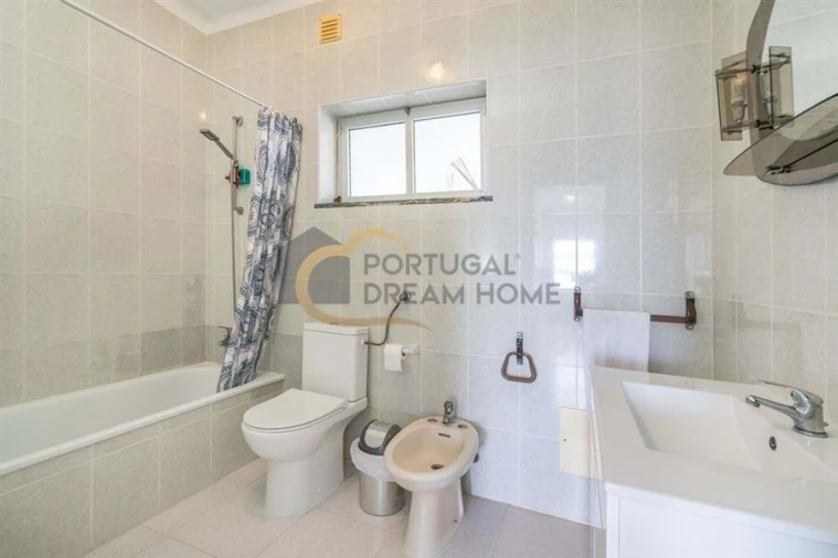 Moradia T5 para Venda em Quarteira Foto 26