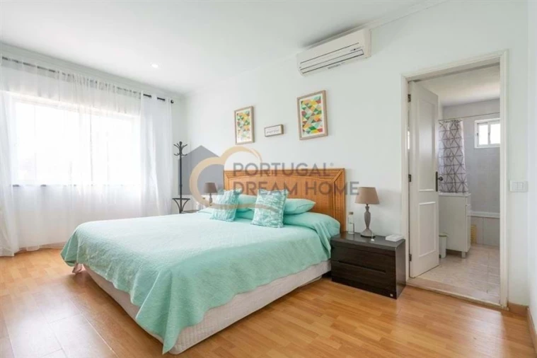 Moradia T5 para Venda em Quarteira Foto 25