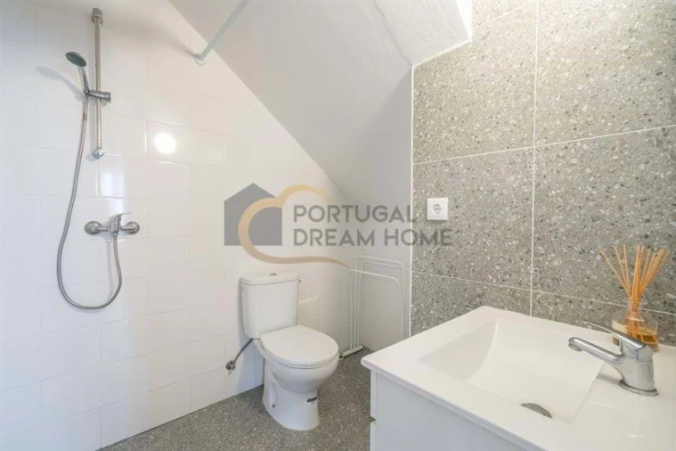 Moradia T5 para Venda em Quarteira Foto 55