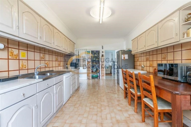 Moradia T5 para Venda em Quarteira Foto 46