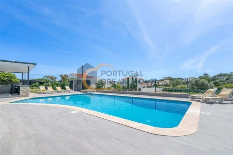 Moradia T5 para Venda em Quarteira Foto 17