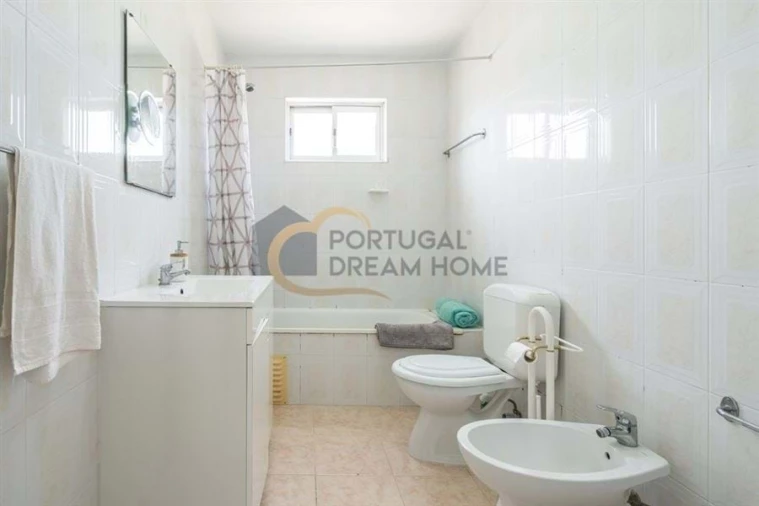 Moradia T5 para Venda em Quarteira Foto 21