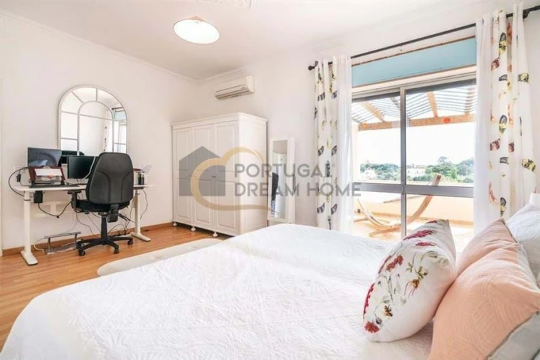 Moradia T5 para Venda em Quarteira Foto 37