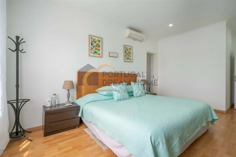 Moradia T5 para Venda em Quarteira Foto 24