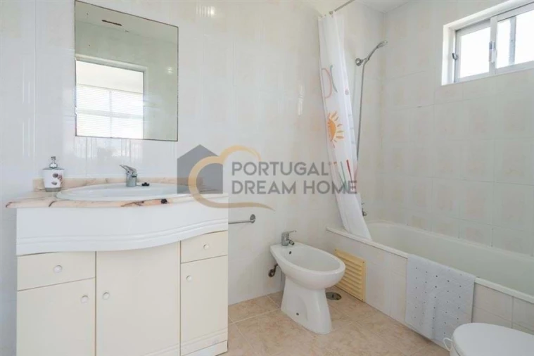 Moradia T5 para Venda em Quarteira Foto 28