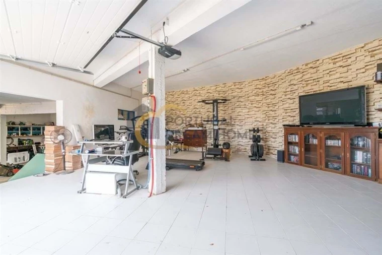 Moradia T5 para Venda em Quarteira Foto 20