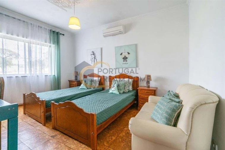 Moradia T5 para Venda em Quarteira Foto 51