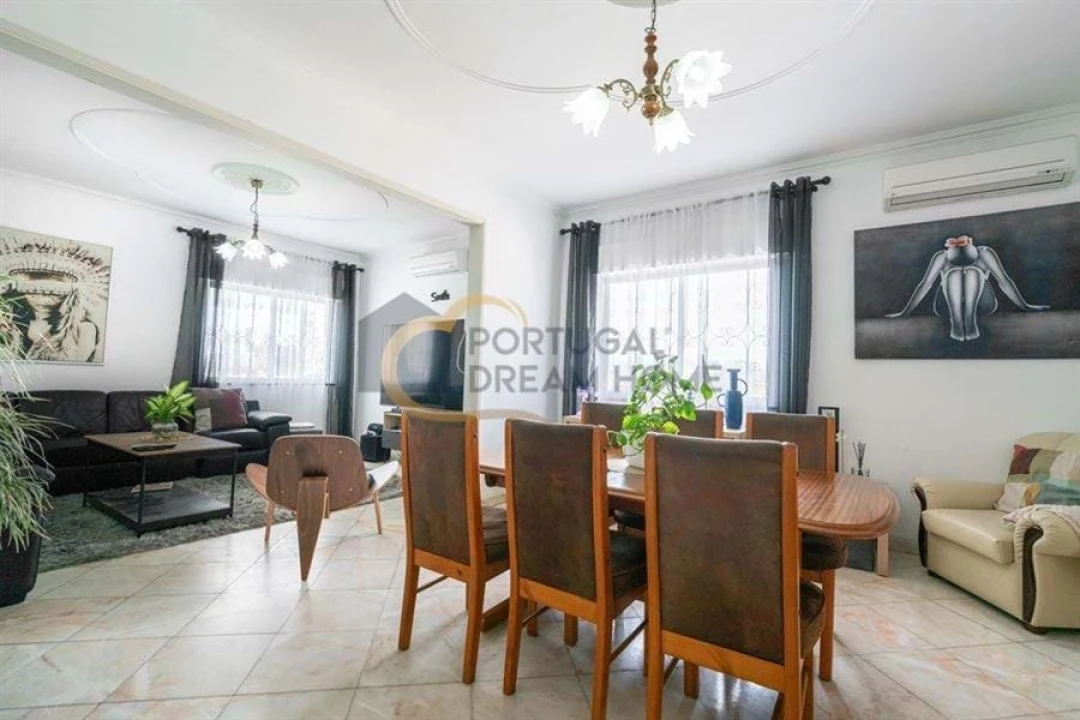 Moradia T5 para Venda em Quarteira Foto 64