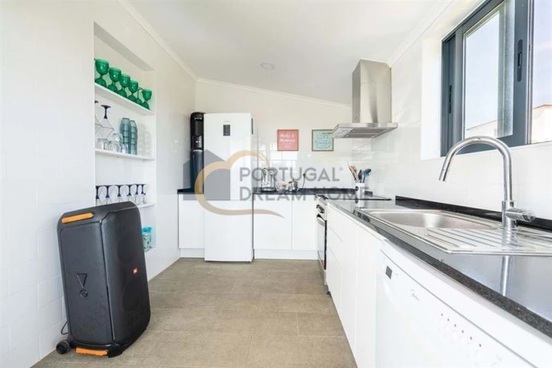 Moradia T5 para Venda em Quarteira Foto 11