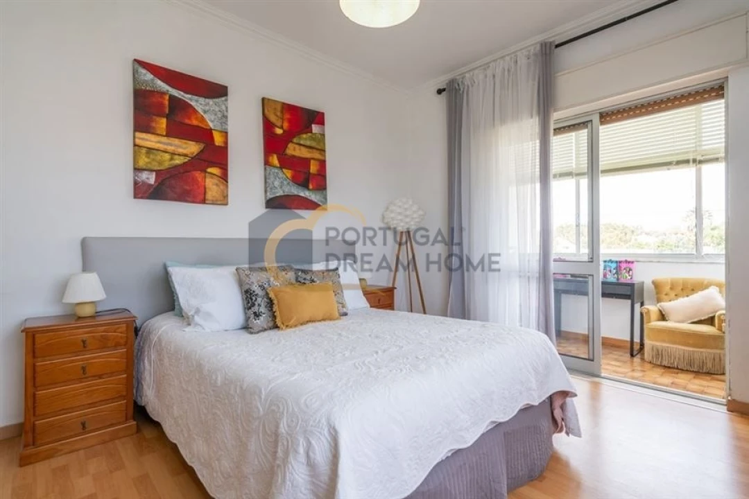 Moradia T5 para Venda em Quarteira Foto 31