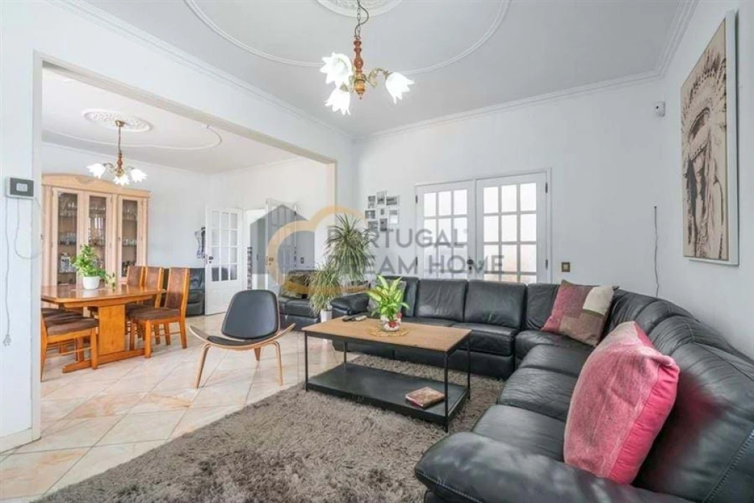 Moradia T5 para Venda em Quarteira Foto 61