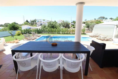 Moradia T5 para Venda em Albufeira e Olhos de Água