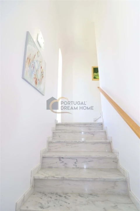 Moradia T5 para Venda em Albufeira e Olhos de Água