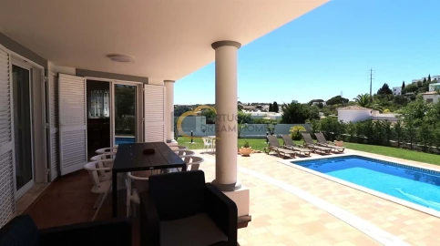 Moradia T5 para Venda em Albufeira e Olhos de Água
